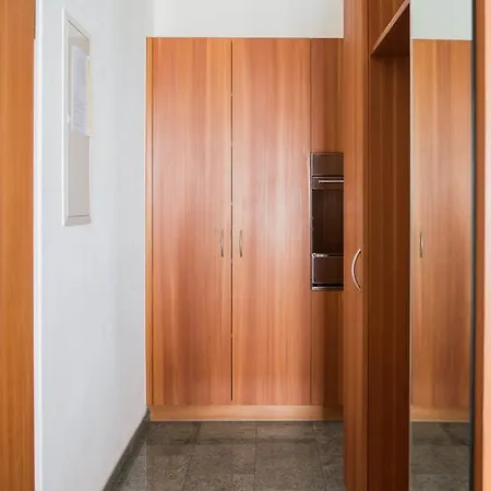 Apartment Serena 202 *